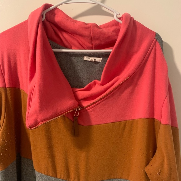 Maurice’s Color Block Pull Over (XXL) - Picture 3 of 3